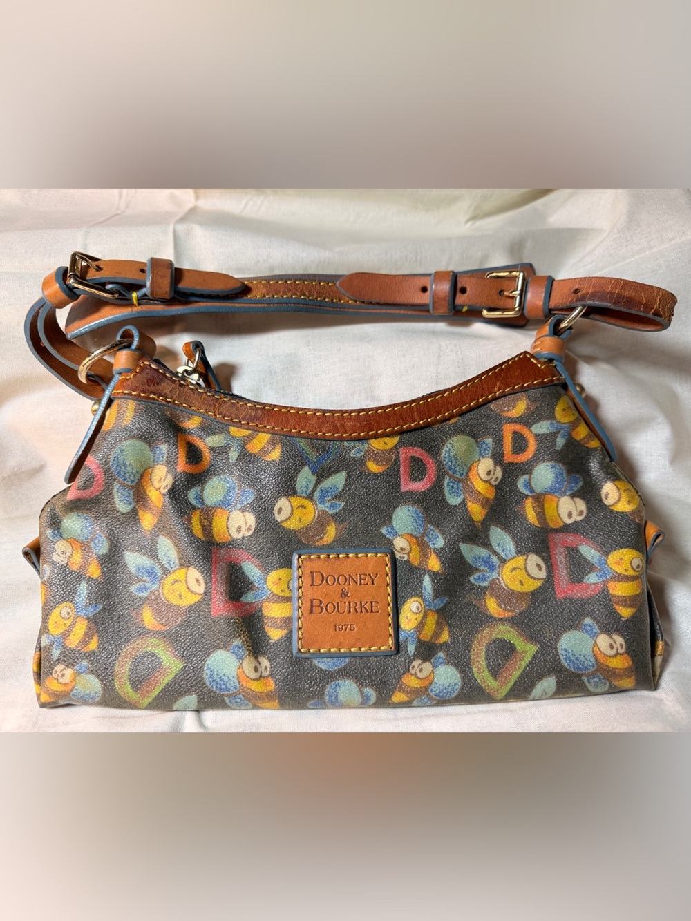 Rare Dooney & Bourke Bee Collection 1975 Small Hobo Shoulder Bag Rainbow Zipper